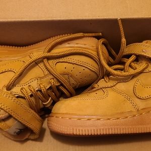 Nike Force 1 Mid LV8 Tan Baby sneakers size 6